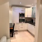 Agias Sofias Central Apartment