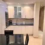 Agias Sofias Central Apartment